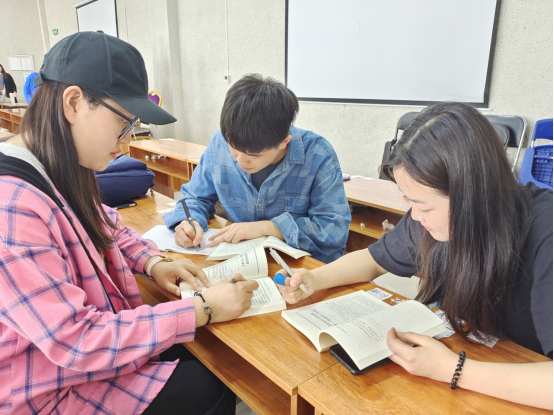 我院学生党员和离退休党员积极开展党史学习教育375.png